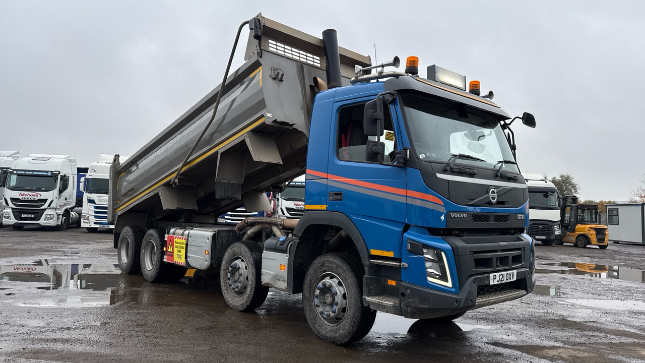 VOLVO FM - Billenőplatós teherautó: 1 kép. VOLVO FM - Billenőplatós teherautó: 1 kép.