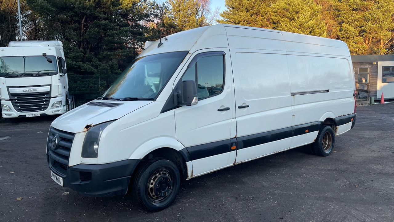 Volkswagen Crafter 50 PLUS 2.5 - Furgon: 2 kép. Volkswagen Crafter 50 PLUS 2.5 - Furgon: 2 kép.