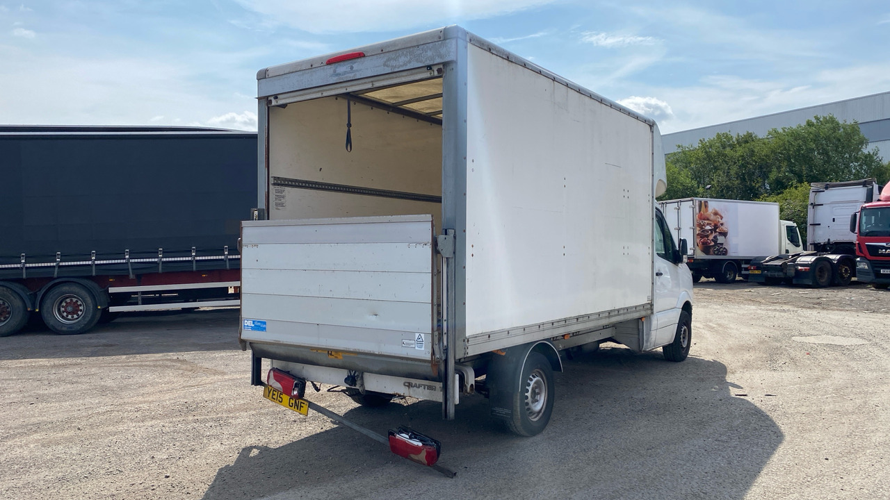 Volkswagen Crafter CR35 2.0 TDI 109PS - Dobozos kisteherautó: 5 kép. Volkswagen Crafter CR35 2.0 TDI 109PS - Dobozos kisteherautó: 5 kép.