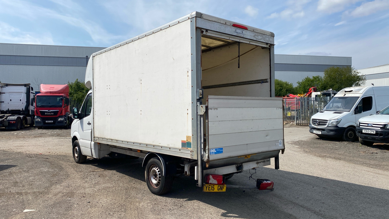 Volkswagen Crafter CR35 2.0 TDI 109PS - Dobozos kisteherautó: 4 kép. Volkswagen Crafter CR35 2.0 TDI 109PS - Dobozos kisteherautó: 4 kép.