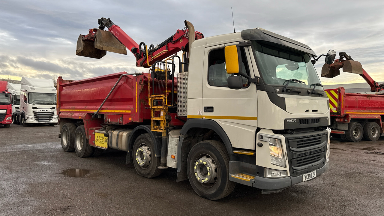 Volvo FM 410 - Billenőplatós teherautó, Darus autó: 1 kép. Volvo FM 410 - Billenőplatós teherautó, Darus autó: 1 kép.