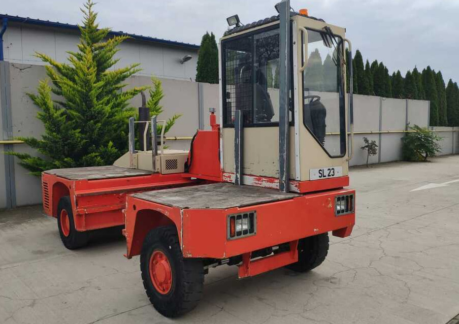 Terex SF50U - Oldalrakodó targoncá: 4 kép. Terex SF50U - Oldalrakodó targoncá: 4 kép.