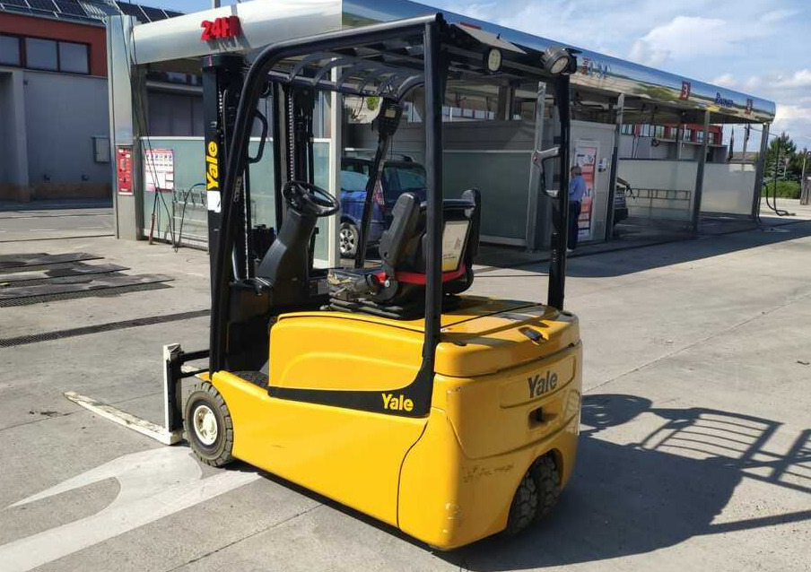 Yale ERP16 VT - Elektromos targonca: 2 kép. Yale ERP16 VT - Elektromos targonca: 2 kép.