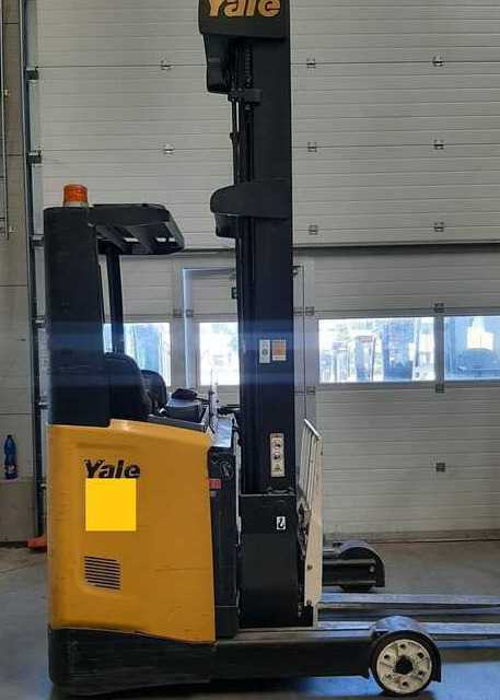 Yale MR14 - Tolóoszlopos targoncá: 3 kép. Yale MR14 - Tolóoszlopos targoncá: 3 kép.