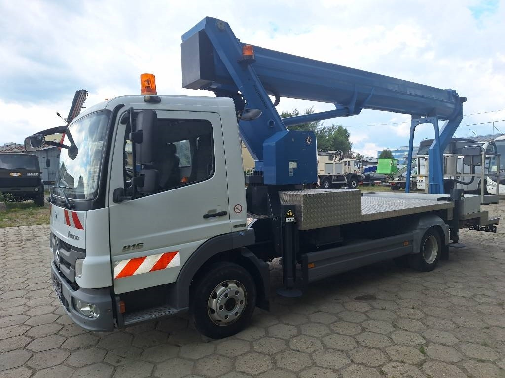 Mercedes-Benz Wumag WT 300 - Teleszkópos emelő: 2 kép. Mercedes-Benz Wumag WT 300 - Teleszkópos emelő: 2 kép.
