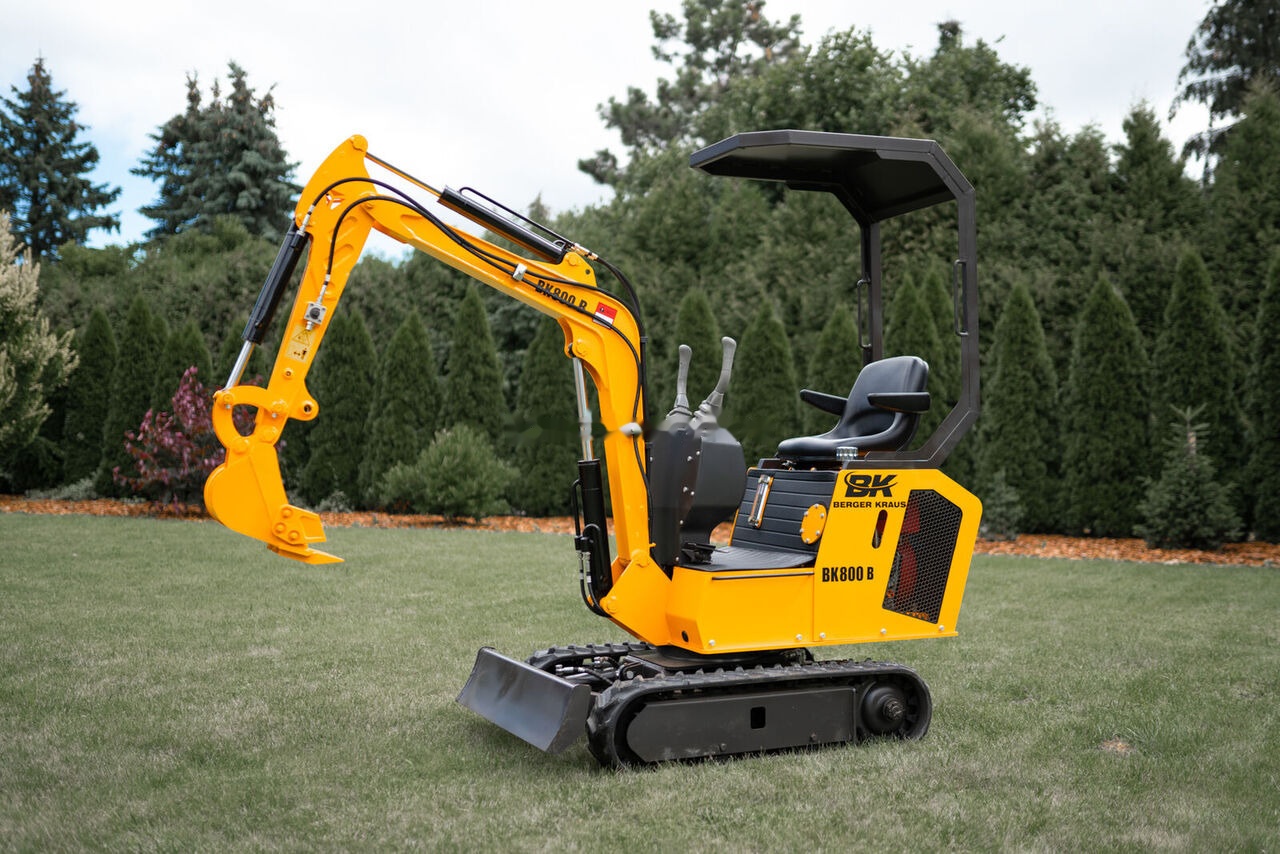 Berger Kraus BK800B Nowa minikoparka Mini excavator - Minikotró: 1 kép. Berger Kraus BK800B Nowa minikoparka Mini excavator - Minikotró: 1 kép.