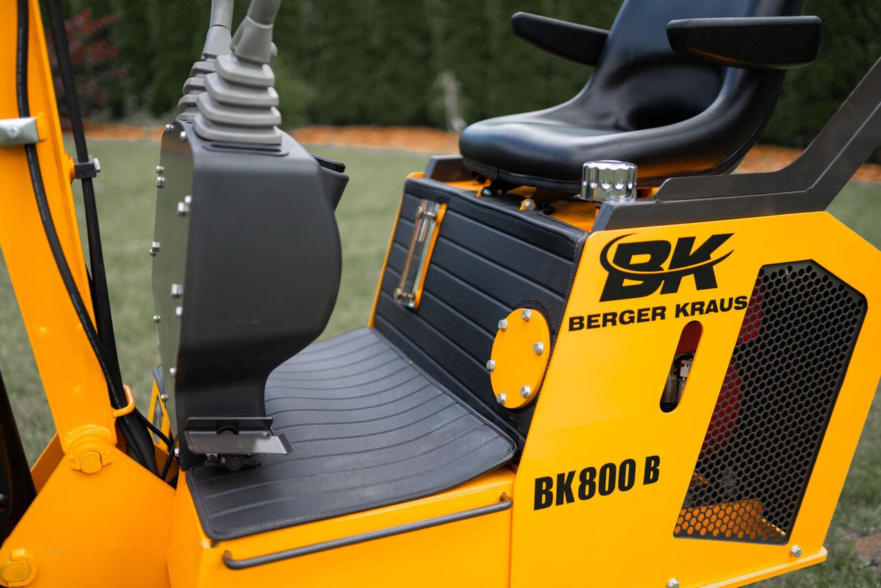 Berger Kraus BK800B Nowa minikoparka Mini excavator - Minikotró: 3 kép. Berger Kraus BK800B Nowa minikoparka Mini excavator - Minikotró: 3 kép.