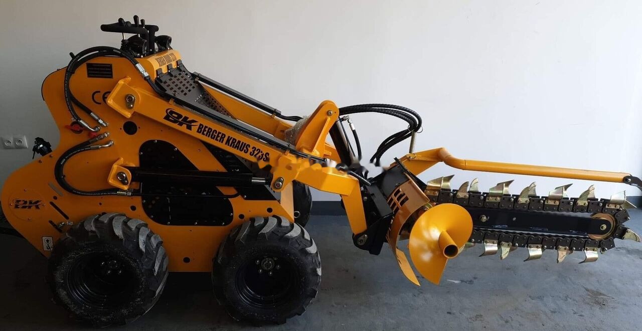 Berger Kraus Mini wheel loader 23KM Briggs 323S - Mini homlokrakodó: 4 kép. Berger Kraus Mini wheel loader 23KM Briggs 323S - Mini homlokrakodó: 4 kép.