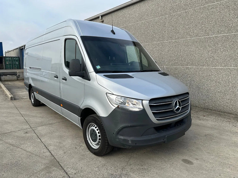 Mercedes-Benz Sprinter 316 316 - Furgon: 4 kép. Mercedes-Benz Sprinter 316 316 - Furgon: 4 kép.