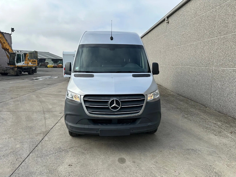 Mercedes-Benz Sprinter 316 316 - Furgon: 5 kép. Mercedes-Benz Sprinter 316 316 - Furgon: 5 kép.