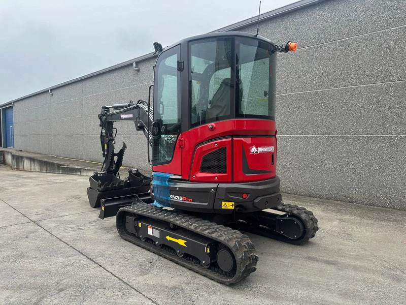 Rhinoceros XN35 PRO - Minikotró: 3 kép. Rhinoceros XN35 PRO - Minikotró: 3 kép.