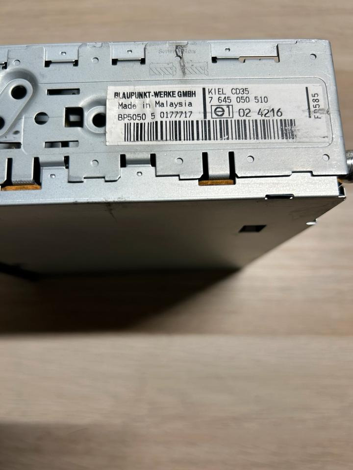 Blaupunkt Multimedia Radio 24V 7645050510 - Navigációs rendszer - Teherautó: 4 kép. Blaupunkt Multimedia Radio 24V 7645050510 - Navigációs rendszer - Teherautó: 4 kép.