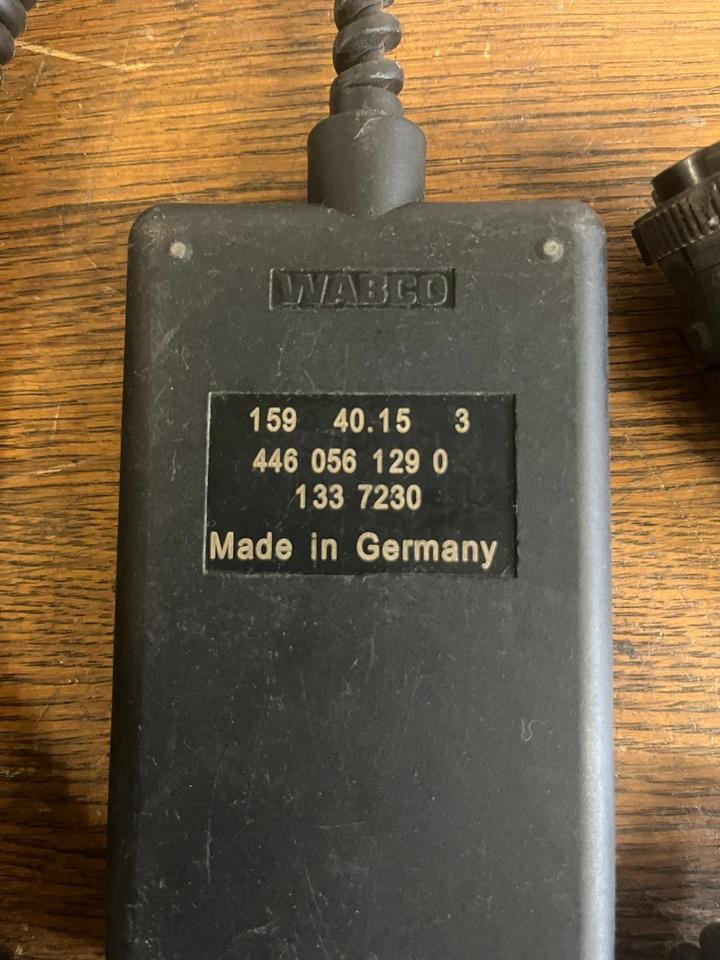 DAF Bediengerät Fernbedienung Luftfederung WABCO 4460561290 - ECU - Teherautó: 3 kép. DAF Bediengerät Fernbedienung Luftfederung WABCO 4460561290 - ECU - Teherautó: 3 kép.