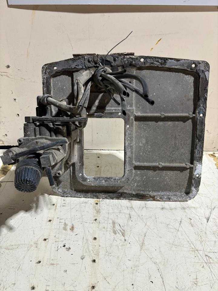 DAF CF XF Fußbremsventil 161372 WABCO 4800015000 - Fékszelep - Teherautó: 2 kép. DAF CF XF Fußbremsventil 161372 WABCO 4800015000 - Fékszelep - Teherautó: 2 kép.