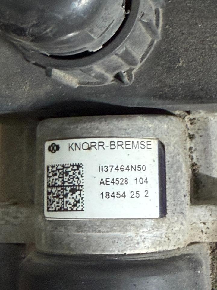 DAF KNORR-BREMSE Lufttrockner II37464N50 AE4528 - Fék tartozék - Teherautó: 2 kép. DAF KNORR-BREMSE Lufttrockner II37464N50 AE4528 - Fék tartozék - Teherautó: 2 kép.