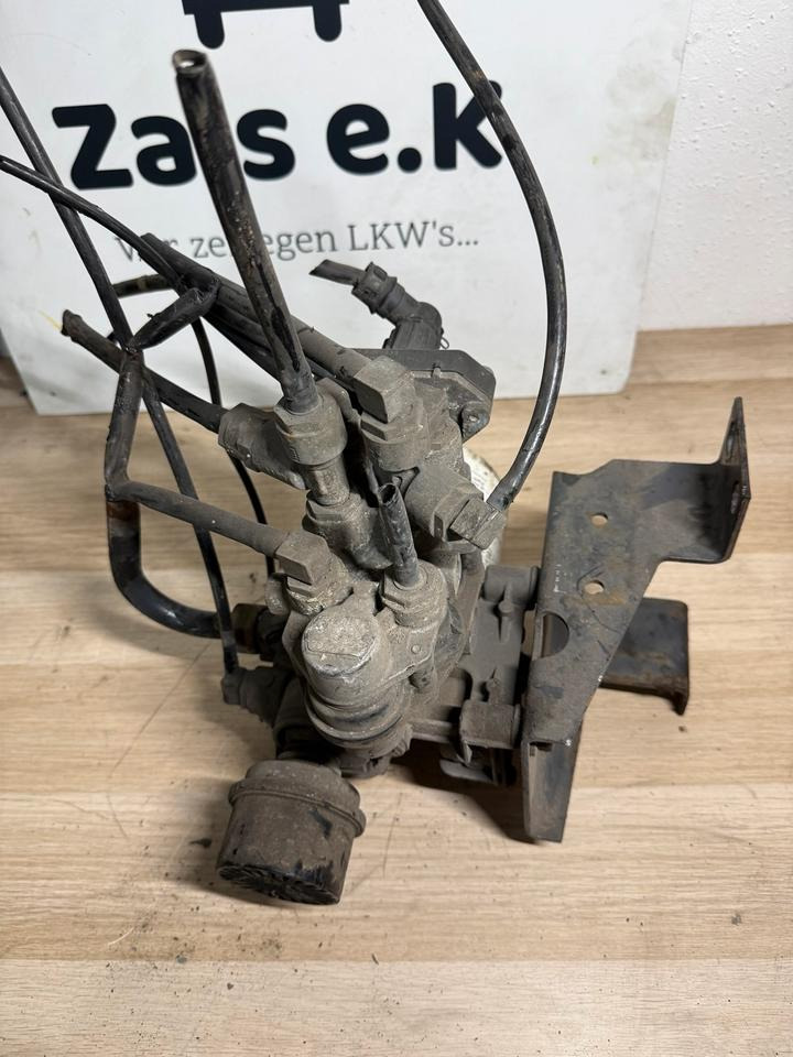 DAF KNORR-BREMSE Lufttrockner II37464N50 AE4528 - Fék tartozék - Teherautó: 5 kép. DAF KNORR-BREMSE Lufttrockner II37464N50 AE4528 - Fék tartozék - Teherautó: 5 kép.