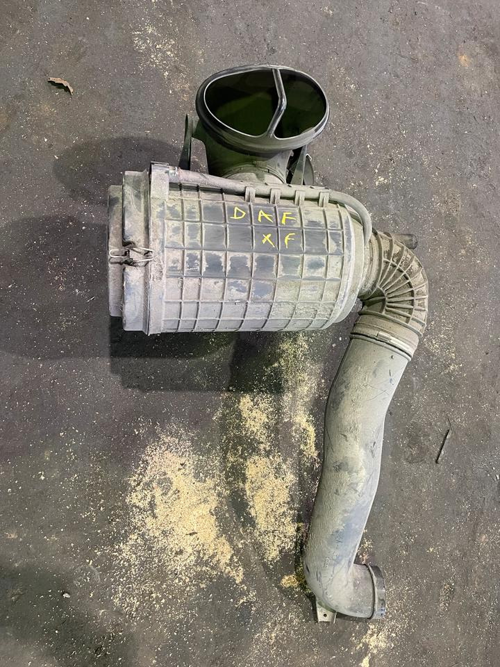 DAF XF Luftfilter Luftfilterkasten - Levegőszűrő - Teherautó: 1 kép. DAF XF Luftfilter Luftfilterkasten - Levegőszűrő - Teherautó: 1 kép.