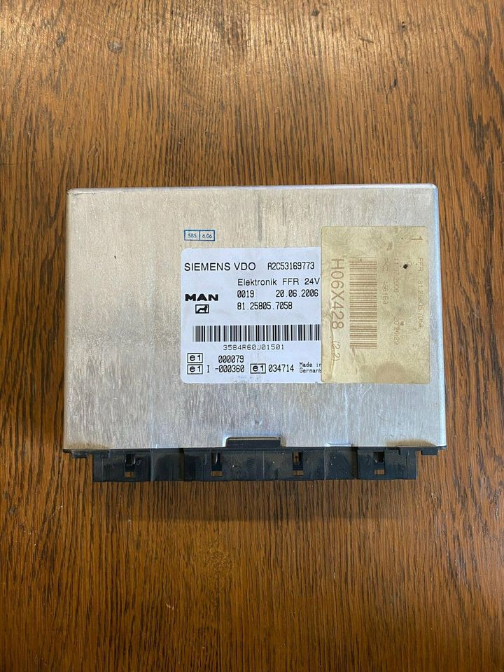 Elektronik FFR SIEMENS VDO Steuergerät MAN 81.25805.7058 - ECU - Teherautó: 1 kép. Elektronik FFR SIEMENS VDO Steuergerät MAN 81.25805.7058 - ECU - Teherautó: 1 kép.