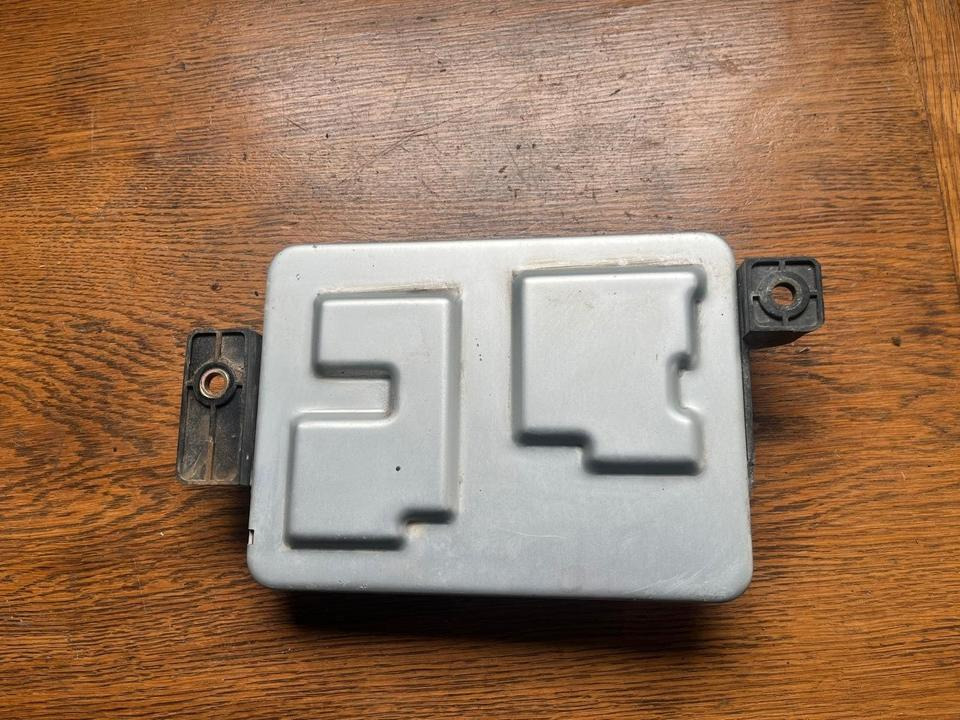 IVECO Multiplex System Front Frame Computer Steuergerät 504280977 - ECU - Teherautó: 3 kép. IVECO Multiplex System Front Frame Computer Steuergerät 504280977 - ECU - Teherautó: 3 kép.