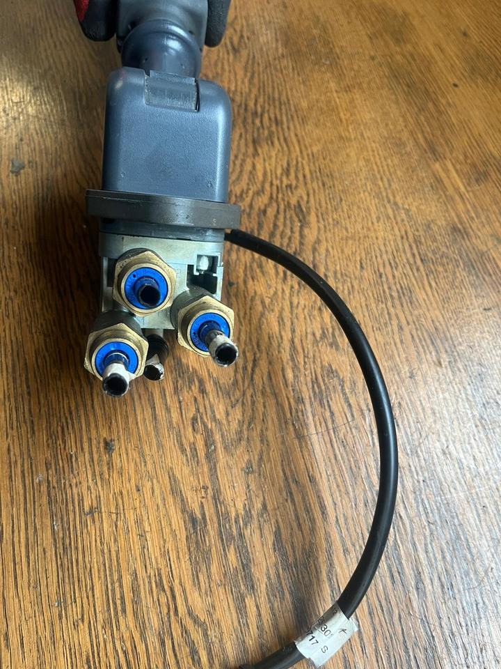 IVECO Stralis KNORR-BREMSE Bremsventil Handbremsventil DPM90EY - Fékszelep - Teherautó: 5 kép. IVECO Stralis KNORR-BREMSE Bremsventil Handbremsventil DPM90EY - Fékszelep - Teherautó: 5 kép.