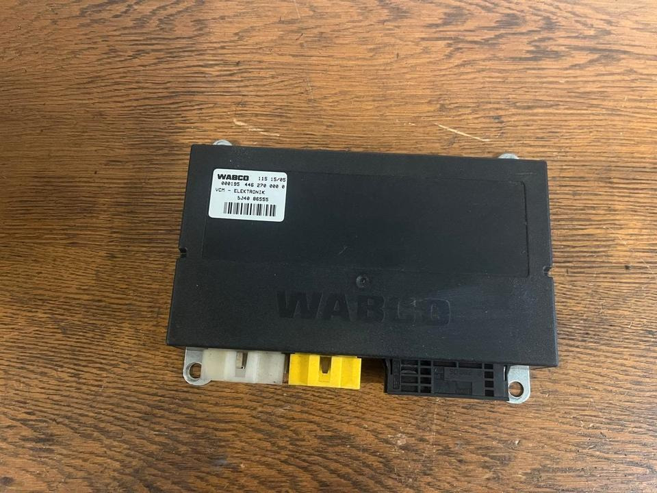 IVECO WABCO VCM-ELEKTRONIK Steuergerät 504086555 - ECU: 2 kép. IVECO WABCO VCM-ELEKTRONIK Steuergerät 504086555 - ECU: 2 kép.