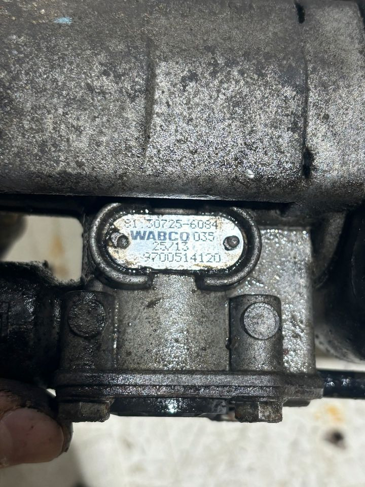 MAN Kupplungsverstärker WABCO 9700514120 / 81307256084 - Kuplung és alkatrészek - Teherautó: 4 kép. MAN Kupplungsverstärker WABCO 9700514120 / 81307256084 - Kuplung és alkatrészek - Teherautó: 4 kép.