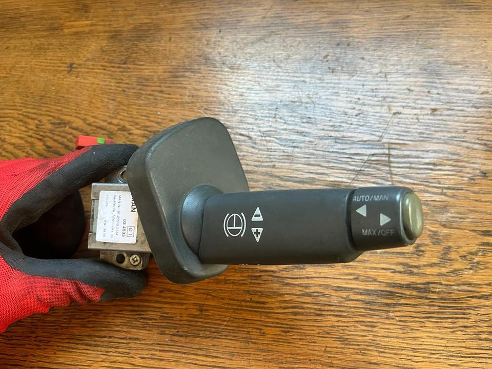 MAN Lenkstockschalter, Schalter, Schalhebel 81255090138 - Kormányoszlop kapcsoló - Teherautó: 1 kép. MAN Lenkstockschalter, Schalter, Schalhebel 81255090138 - Kormányoszlop kapcsoló - Teherautó: 1 kép.