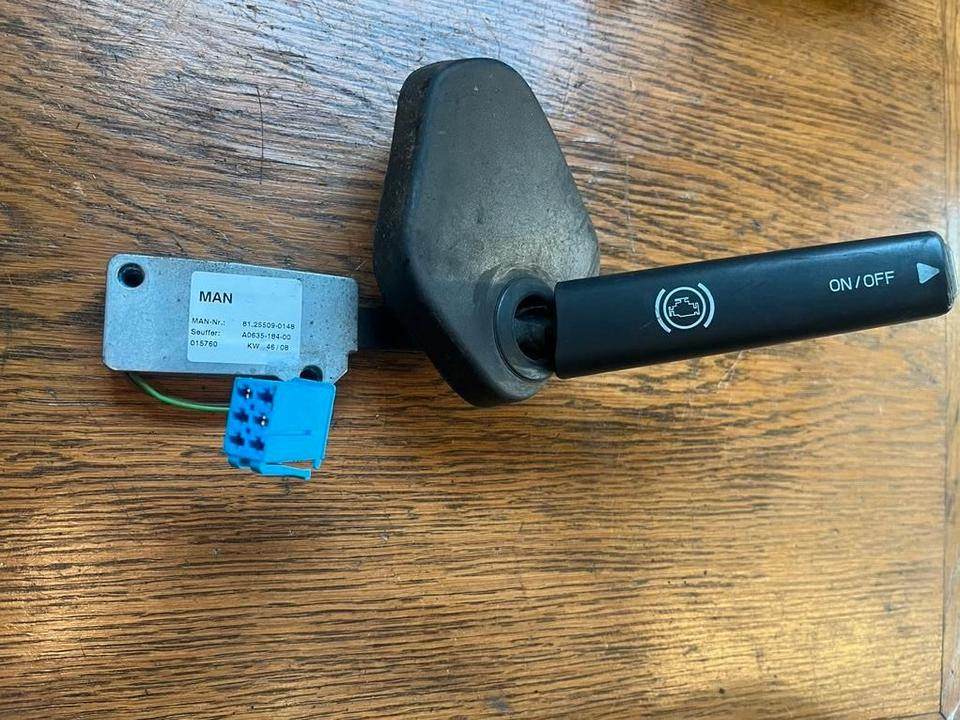 MAN Lenkstockschalter, Schalter, Schalhebel 81255090148 - Kormányoszlop kapcsoló - Teherautó: 3 kép. MAN Lenkstockschalter, Schalter, Schalhebel 81255090148 - Kormányoszlop kapcsoló - Teherautó: 3 kép.