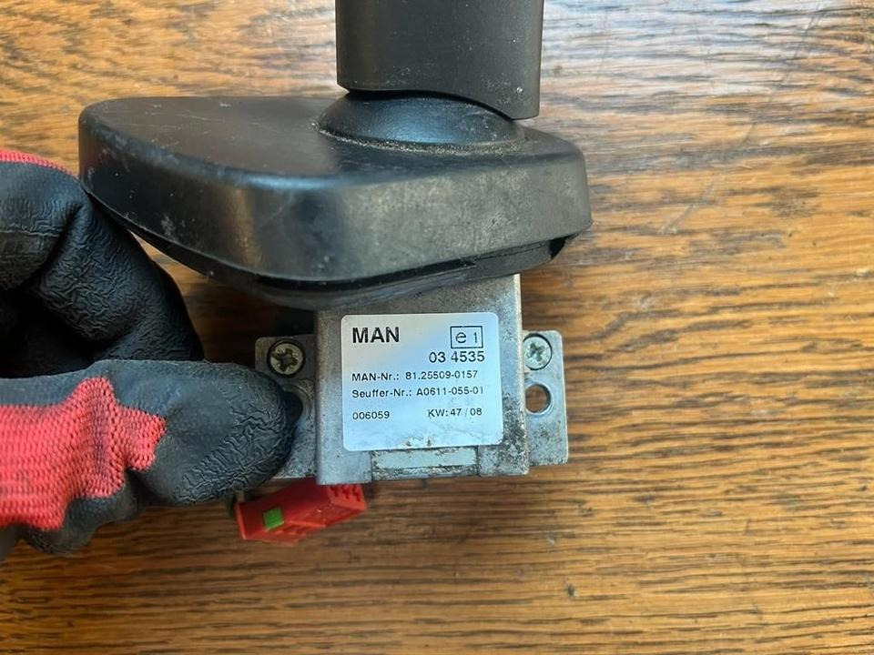 MAN Lenkstockschalter, Schalter, Schalhebel 81255090157 - Kormányoszlop kapcsoló - Teherautó: 2 kép. MAN Lenkstockschalter, Schalter, Schalhebel 81255090157 - Kormányoszlop kapcsoló - Teherautó: 2 kép.