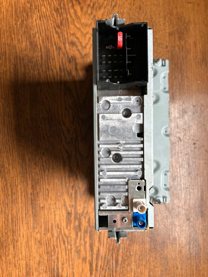 MAN Radio/Navigationssystem TGM BOSCH 81.28100-6017 - Navigációs rendszer - Teherautó: 4 kép. MAN Radio/Navigationssystem TGM BOSCH 81.28100-6017 - Navigációs rendszer - Teherautó: 4 kép.