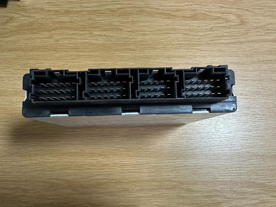 MAN SIEMENS VDO ELEKTRONIK FFR Steuergerät 81.25805.7068 - ECU - Egyéb gépek: 3 kép. MAN SIEMENS VDO ELEKTRONIK FFR Steuergerät 81.25805.7068 - ECU - Egyéb gépek: 3 kép.