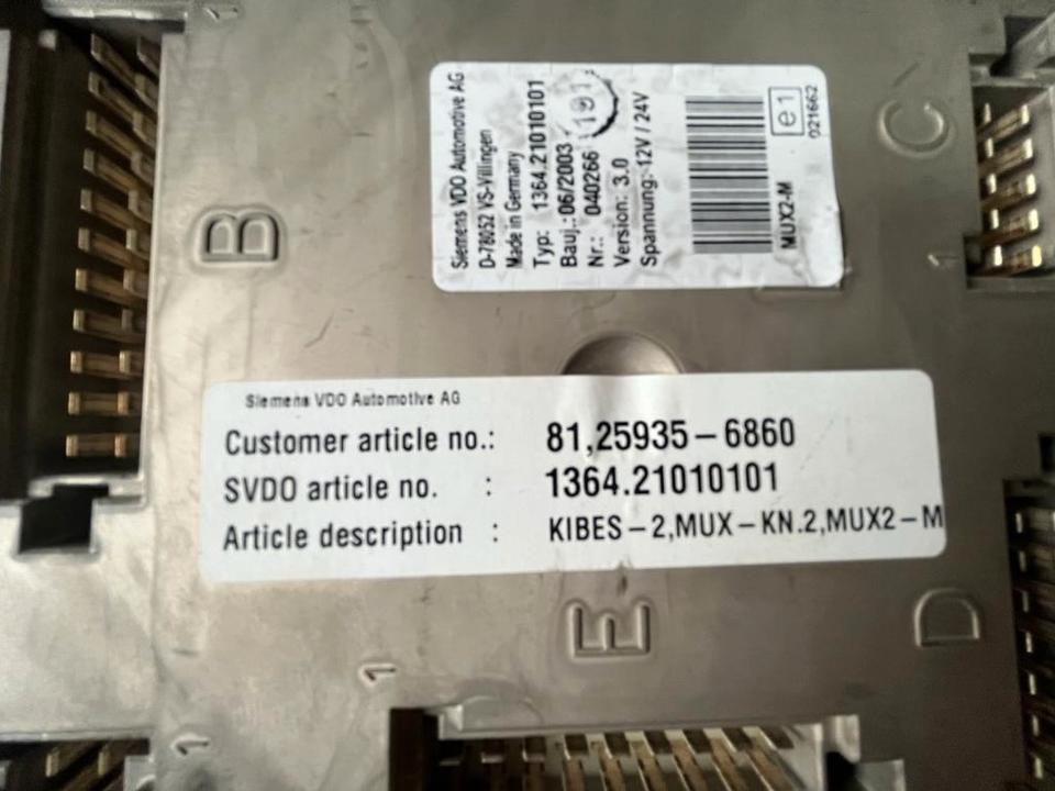 MAN Siemens VDO MUX2-M Steuergerät 81.25935-6860 - ECU - Teherautó: 2 kép. MAN Siemens VDO MUX2-M Steuergerät 81.25935-6860 - ECU - Teherautó: 2 kép.