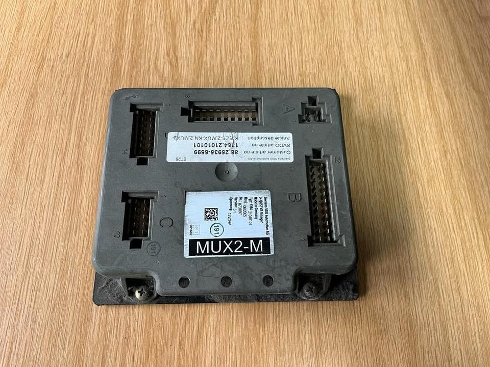 MAN Siemens VDO MUX2-M Steuergerät 88.25935-6599 - ECU - Teherautó: 1 kép. MAN Siemens VDO MUX2-M Steuergerät 88.25935-6599 - ECU - Teherautó: 1 kép.