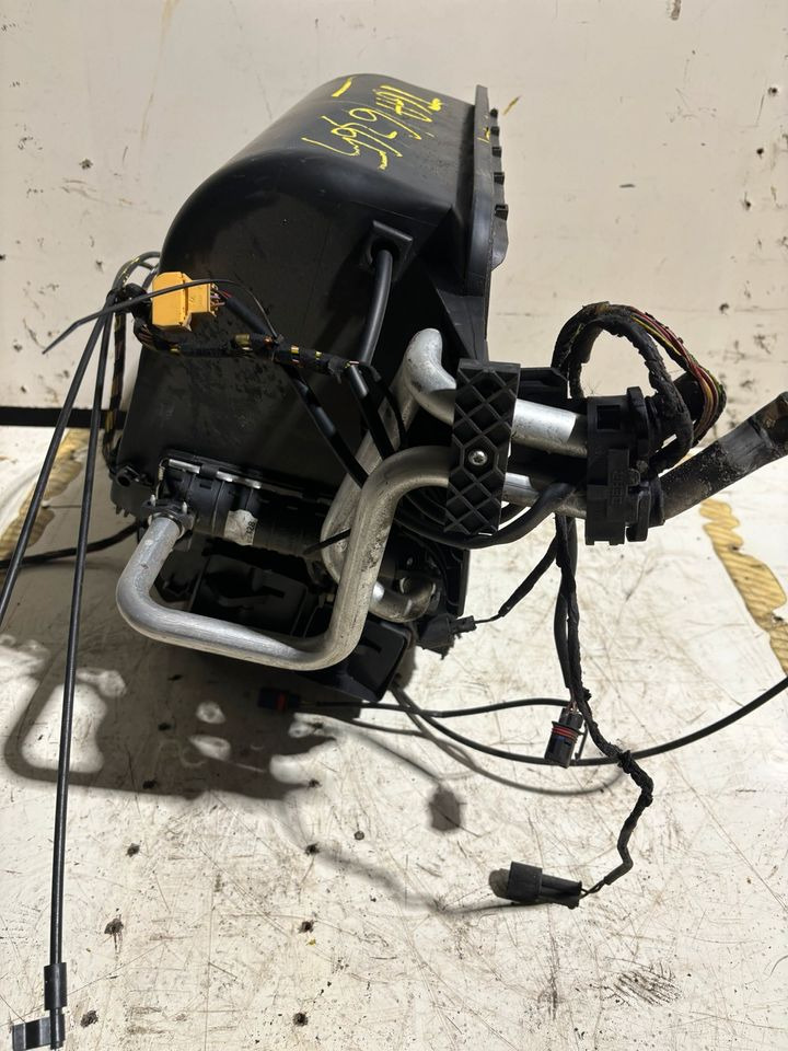 MAN TGA Innenraum Gebläse/Heizung 81.61900.6365 - Ventilátor - Teherautó: 3 kép. MAN TGA Innenraum Gebläse/Heizung 81.61900.6365 - Ventilátor - Teherautó: 3 kép.