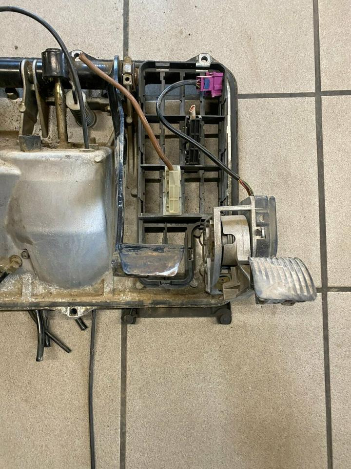 MAN TGA TGX Fußbremsventil Bremsventil 81.25970.6100 - Fékszelep - Teherautó: 5 kép. MAN TGA TGX Fußbremsventil Bremsventil 81.25970.6100 - Fékszelep - Teherautó: 5 kép.