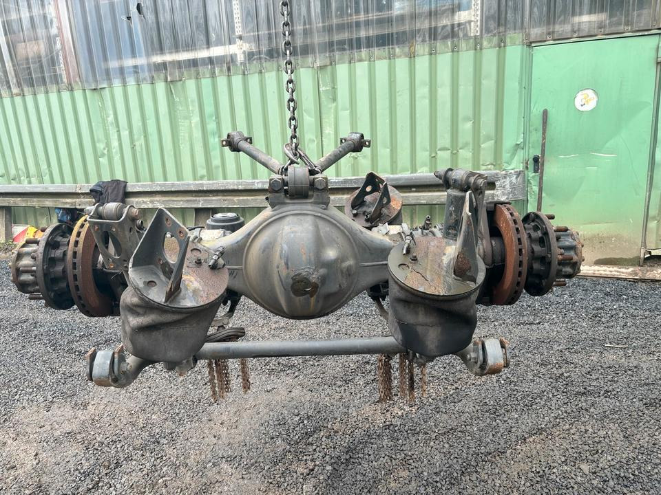 MAN TGM 15.290 Hinterachse 37:10 /81.35010.6168 mit Schnee ketten - Hátsó tengely - Teherautó: 3 kép. MAN TGM 15.290 Hinterachse 37:10 /81.35010.6168 mit Schnee ketten - Hátsó tengely - Teherautó: 3 kép.