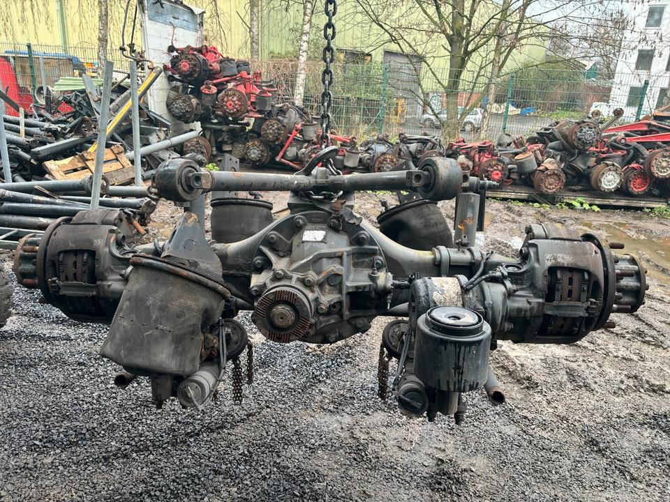 MAN TGM 15.290 Hinterachse 37:10 /81.35010.6168 mit Schnee ketten - Hátsó tengely - Teherautó: 1 kép. MAN TGM 15.290 Hinterachse 37:10 /81.35010.6168 mit Schnee ketten - Hátsó tengely - Teherautó: 1 kép.