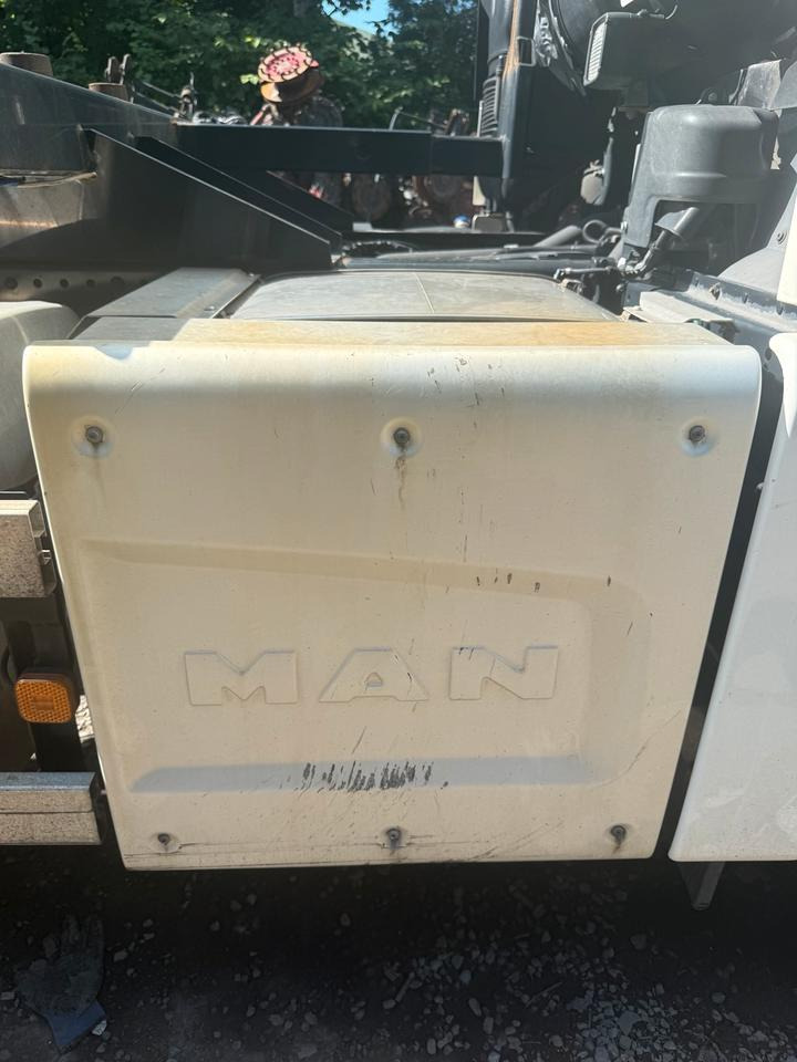 MAN TGX EU6 Katalysator / Auspuff 81.151036131 - Katalizátor - Teherautó: 1 kép. MAN TGX EU6 Katalysator / Auspuff 81.151036131 - Katalizátor - Teherautó: 1 kép.