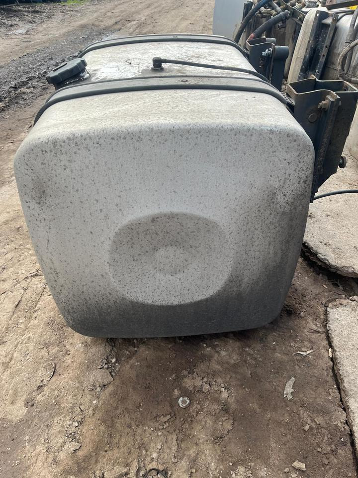 MAN TGX EU6 RN002 Dieseltank Tank Tankbehälter 460L - Üzemanyag tartály - Teherautó: 5 kép. MAN TGX EU6 RN002 Dieseltank Tank Tankbehälter 460L - Üzemanyag tartály - Teherautó: 5 kép.