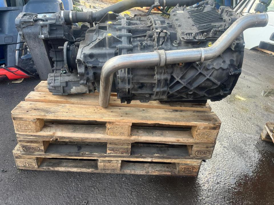 MAN TGX Getriebe ZF 12 AS 2331 TD mit Intarder 3 - Sebességváltó - Teherautó: 5 kép. MAN TGX Getriebe ZF 12 AS 2331 TD mit Intarder 3 - Sebességváltó - Teherautó: 5 kép.