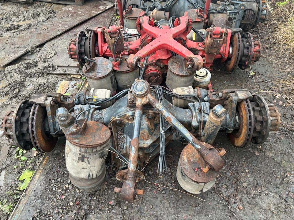 MAN TGX Hinterachse 37:8 / 81.35010.6251 18-Tonner - Hátsó tengely - Teherautó: 1 kép. MAN TGX Hinterachse 37:8 / 81.35010.6251 18-Tonner - Hátsó tengely - Teherautó: 1 kép.