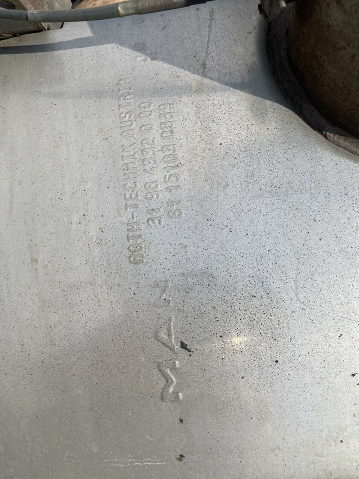 MAN TGX Schalldämpfer Auspuff EURO 5: 81 15103 0039 - Hangtompító - Teherautó: 5 kép. MAN TGX Schalldämpfer Auspuff EURO 5: 81 15103 0039 - Hangtompító - Teherautó: 5 kép.