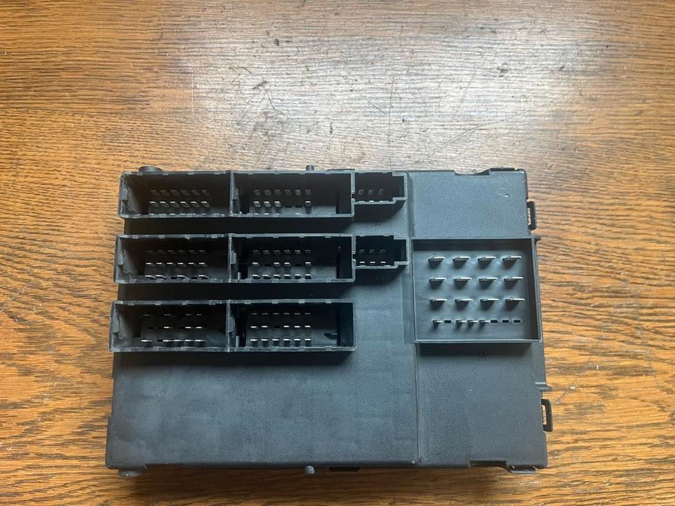 MAN WABCO Elektronik ECU ZBR 2 Steuergerät 81258067072 - ECU: 4 kép. MAN WABCO Elektronik ECU ZBR 2 Steuergerät 81258067072 - ECU: 4 kép.