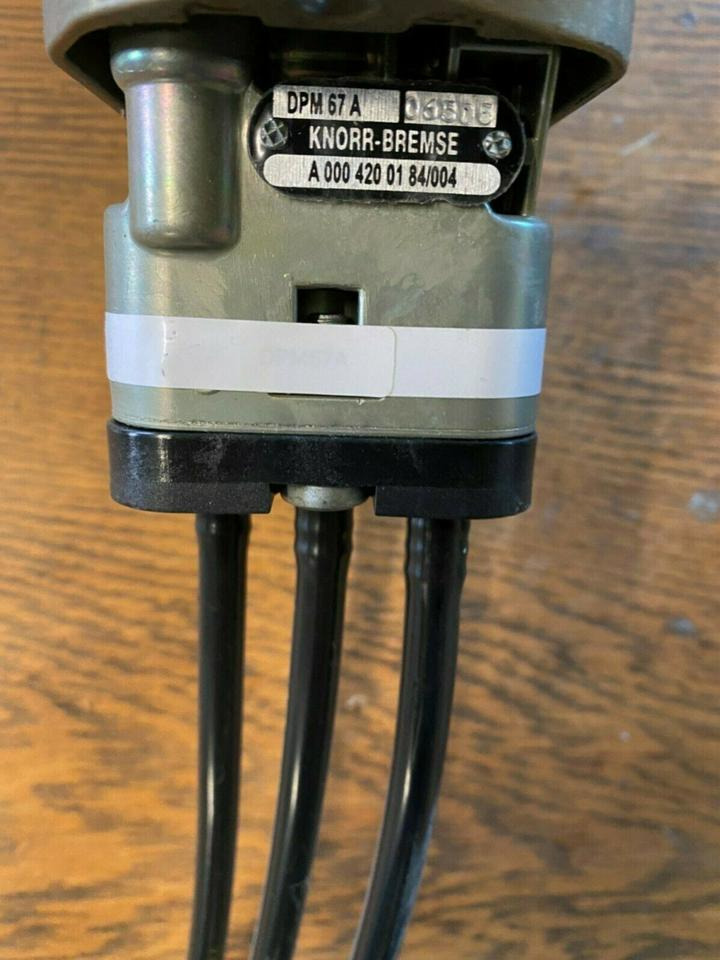 Mercedes Actros MP2 Handknorrbremse A 000 420 01 84 - Sebességváltó kar - Teherautó: 3 kép. Mercedes Actros MP2 Handknorrbremse A 000 420 01 84 - Sebességváltó kar - Teherautó: 3 kép.