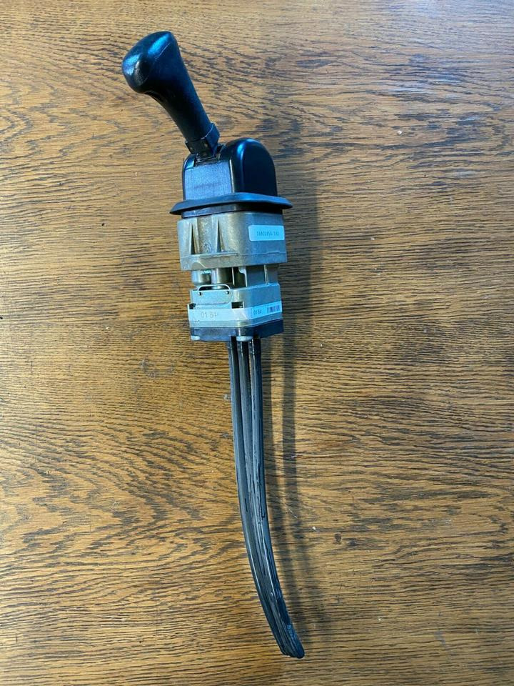 Mercedes Actros MP2 Handknorrbremse A 000 420 01 84 - Sebességváltó kar - Teherautó: 2 kép. Mercedes Actros MP2 Handknorrbremse A 000 420 01 84 - Sebességváltó kar - Teherautó: 2 kép.