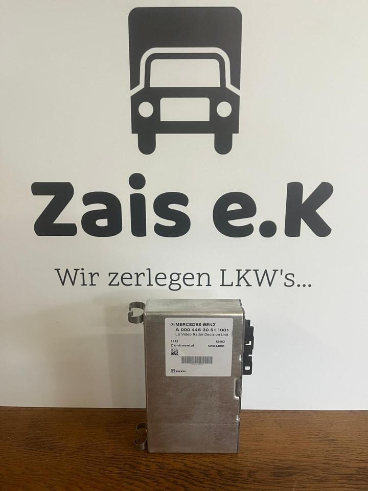 Mercedes Actros MP4 LU Video Radar Decision Unit A0004463051 - Navigációs rendszer - Teherautó: 1 kép. Mercedes Actros MP4 LU Video Radar Decision Unit A0004463051 - Navigációs rendszer - Teherautó: 1 kép.