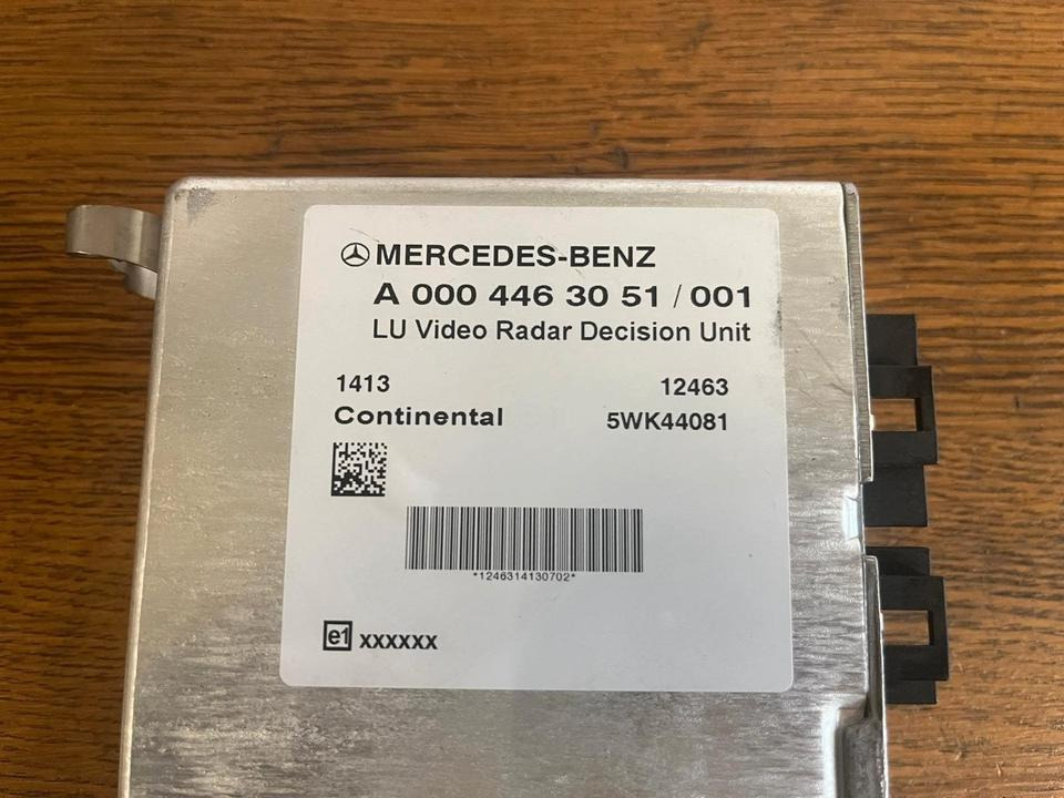Mercedes Actros MP4 LU Video Radar Decision Unit A0004463051 - Navigációs rendszer - Teherautó: 2 kép. Mercedes Actros MP4 LU Video Radar Decision Unit A0004463051 - Navigációs rendszer - Teherautó: 2 kép.