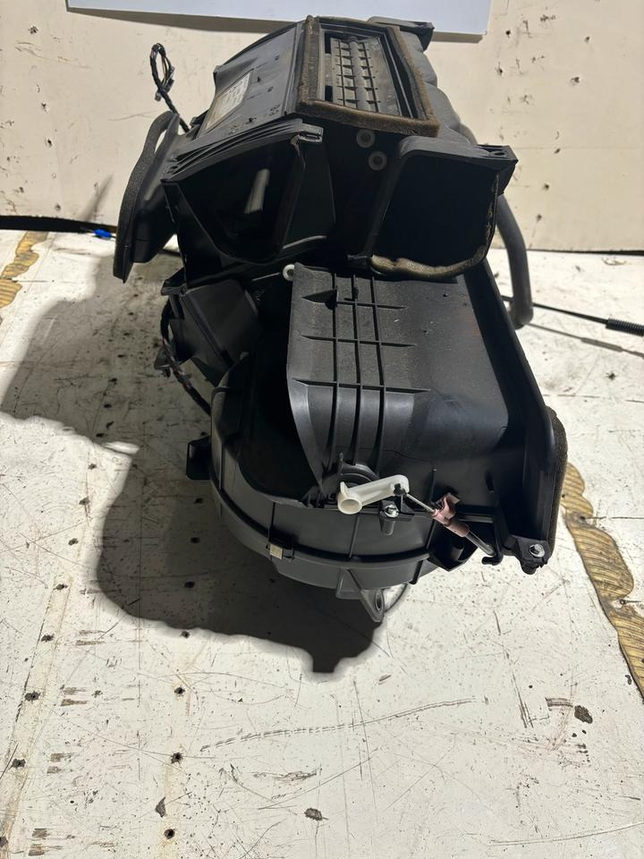 Mercedes Atego 2 Heizungskasten/Klimakasten A9408300061 - Ventilátor - Teherautó: 3 kép. Mercedes Atego 2 Heizungskasten/Klimakasten A9408300061 - Ventilátor - Teherautó: 3 kép.