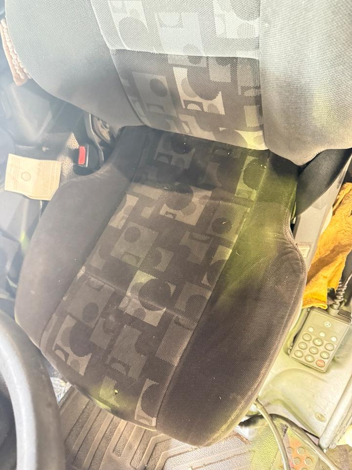 Mercedes Atego 3 Fahrersitz - Ülés - Teherautó: 2 kép. Mercedes Atego 3 Fahrersitz - Ülés - Teherautó: 2 kép.