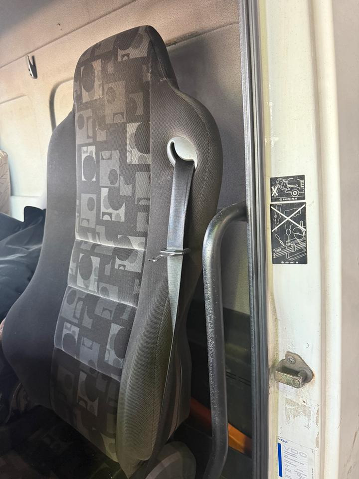 Mercedes Atego 3 Fahrersitz - Ülés - Teherautó: 5 kép. Mercedes Atego 3 Fahrersitz - Ülés - Teherautó: 5 kép.